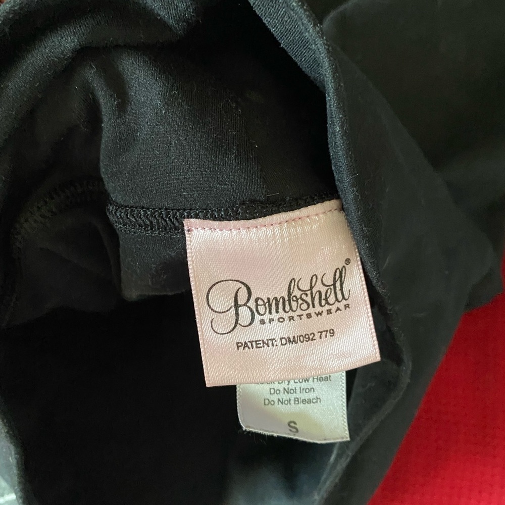 Bombshell leggings size small